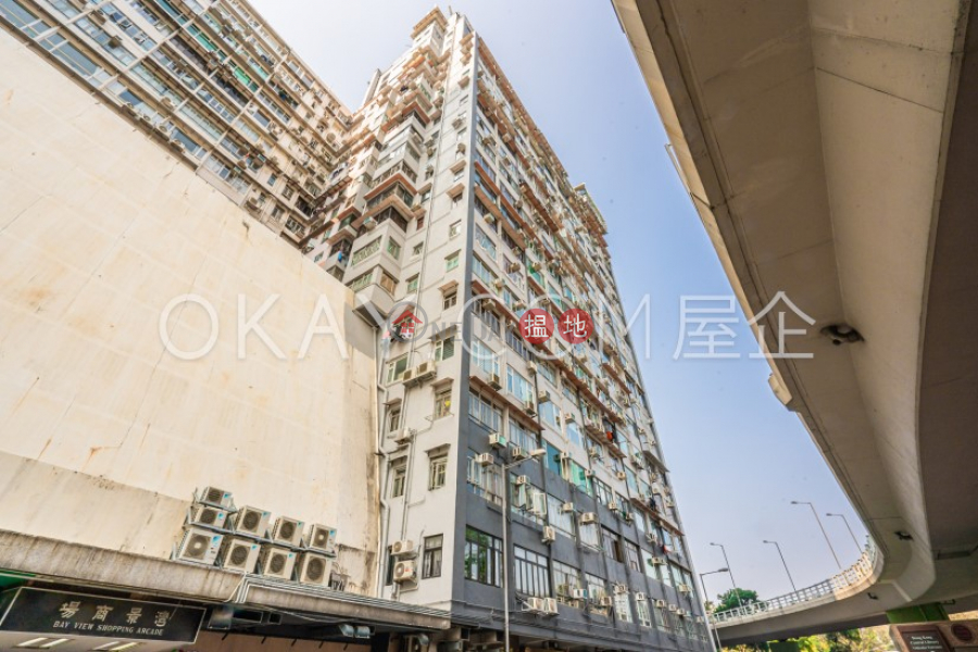 HK$ 11M Bay View Mansion, Wan Chai District | Elegant 2 bedroom on high floor | For Sale