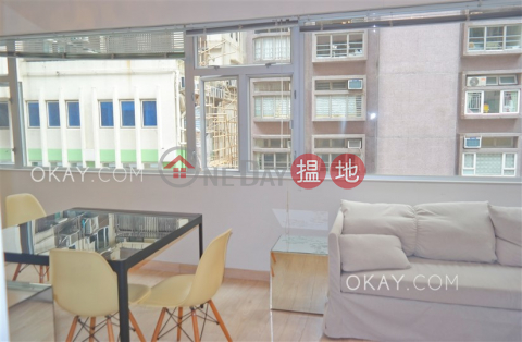 Tasteful 2 bedroom in Mid-levels West | Rental | Tai Shing Building 大成大廈 _0