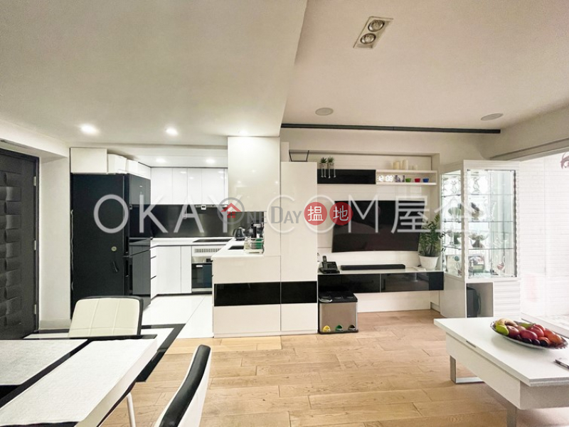 Nicely kept 3 bedroom with balcony & parking | Rental | Seaview Garden 海景台 Rental Listings