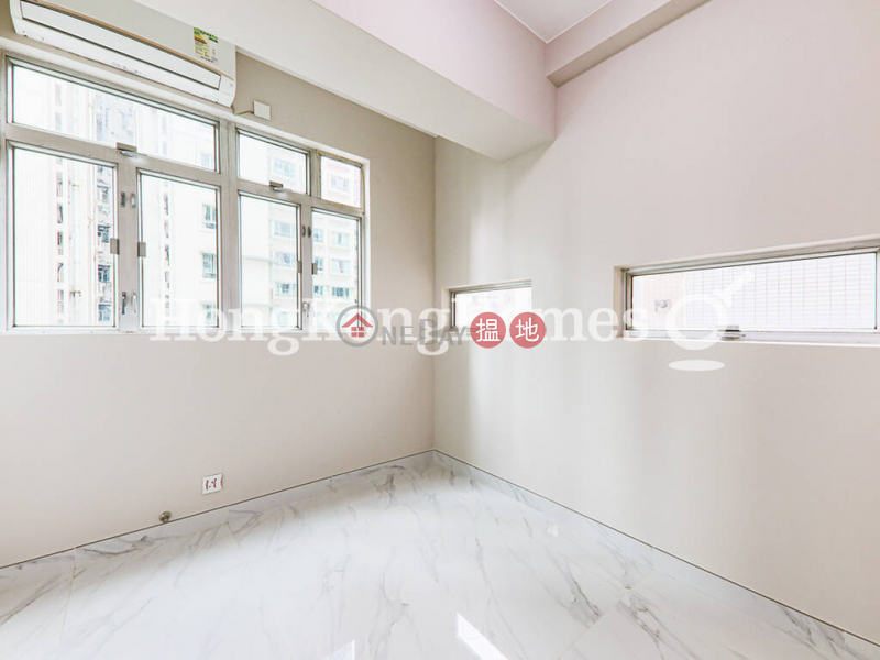 3 Bedroom Family Unit for Rent at Carlos Court, 64 Robinson Road | Western District Hong Kong Rental HK$ 37,000/ month