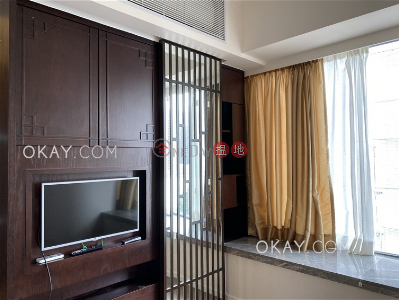 Nicely kept 1 bedroom with balcony | For Sale | The Warren 瑆華 Sales Listings
