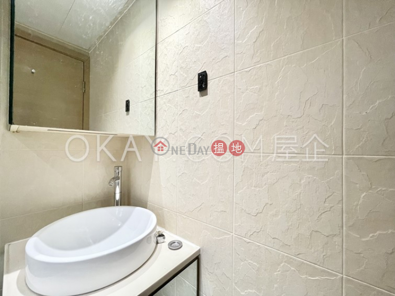 HK$ 25,000/ month | Yuk Sau Mansion, Wan Chai District Cozy penthouse with rooftop | Rental