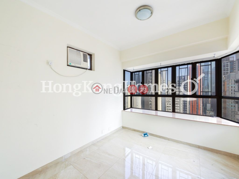 HK$ 32,000/ month | Corona Tower | Central District 3 Bedroom Family Unit for Rent at Corona Tower