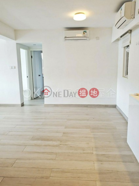 HK$ 12.5M | Elizabeth House Block A, Wan Chai District Nicely kept 2 bedroom with sea views | For Sale