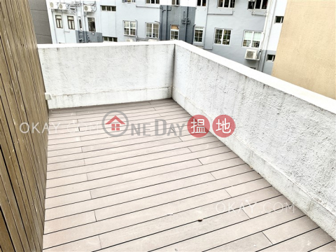 Popular 2 bedroom with rooftop, terrace & balcony | Rental | Sunny Building 旭日大廈 _0