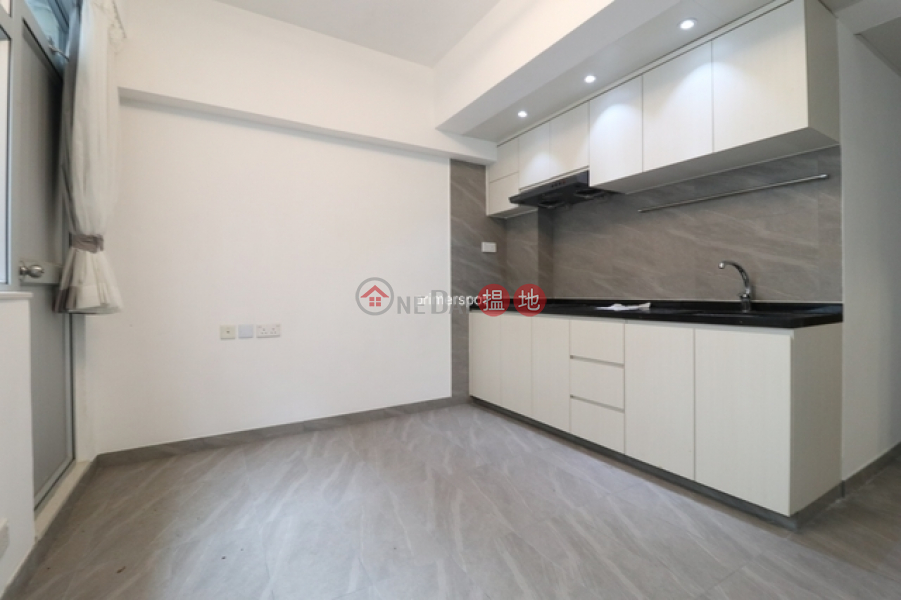 2 bdr flat with balcony, Sun Kai Building 新基大樓 Rental Listings | Wan Chai District (JOHH-9172883433)