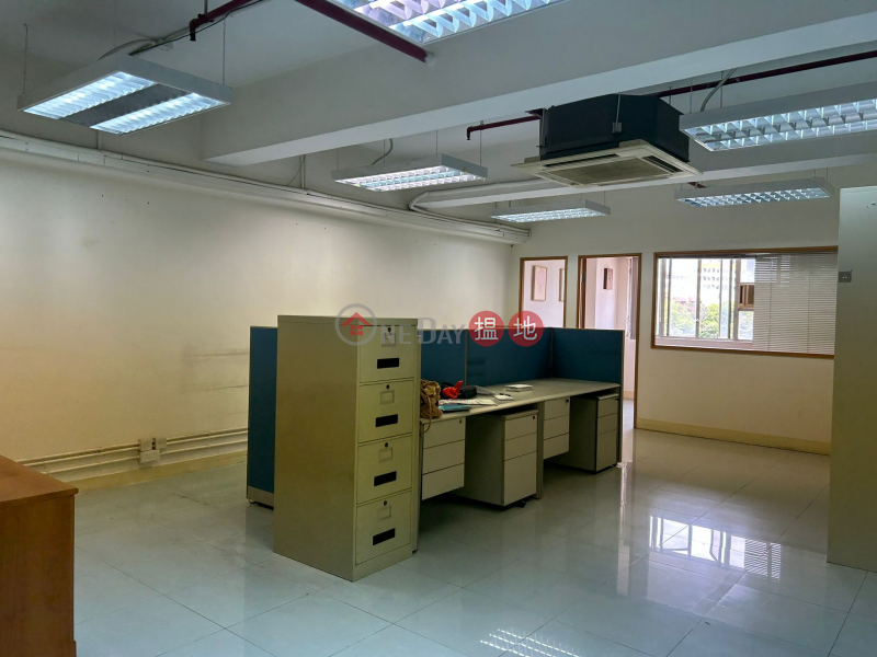 HK$ 16,000/ month Vigor Industrial Building Kwai Tsing District | Tsing Yi Vigor Industrial Building: Office Decoration With Inside Toilet. Available For Use Now.