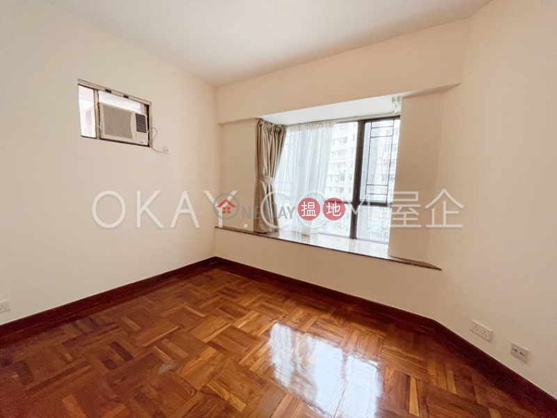 Charming 3 bedroom in Mid-levels West | Rental | Seymour Place 信怡閣 Rental Listings