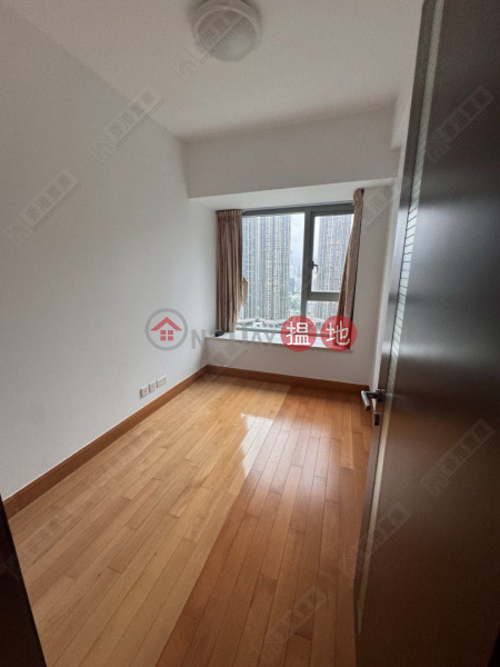 Property Search Hong Kong | OneDay | Residential | Sales Listings | Three bedrooms and one apartment in The Harbourside