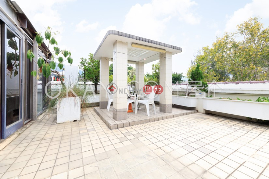 Charming 3 bedroom on high floor with rooftop & balcony | Rental | May King Court 美景閣 Rental Listings