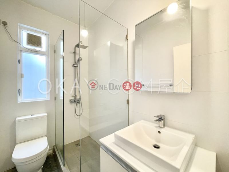 HK$ 11.8M, Tai Yuen | Wan Chai District | Lovely 2 bedroom on high floor with rooftop | For Sale