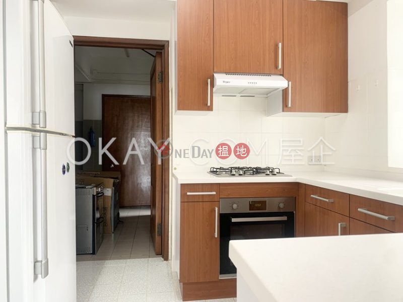 Gorgeous 3 bedroom with balcony & parking | Rental | Block 2 (Taggart) The Repulse Bay 影灣園2座 Rental Listings