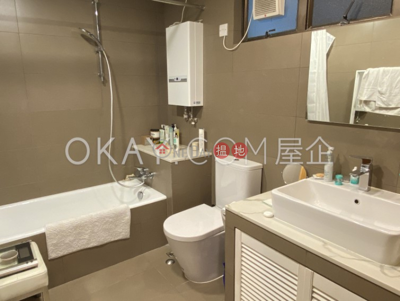 HK$ 59,000/ 月怡林閣A-D座-西區-3房2廁,實用率高,海景,連車位《怡林閣A-D座出租單位》