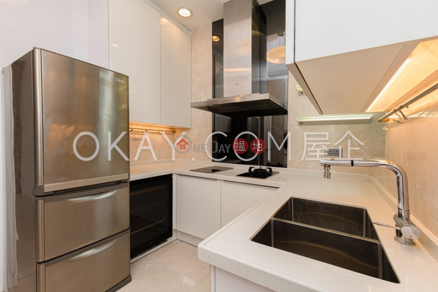 HK$ 28M, 18 Conduit Road Western District | Tasteful 3 bedroom with balcony | For Sale