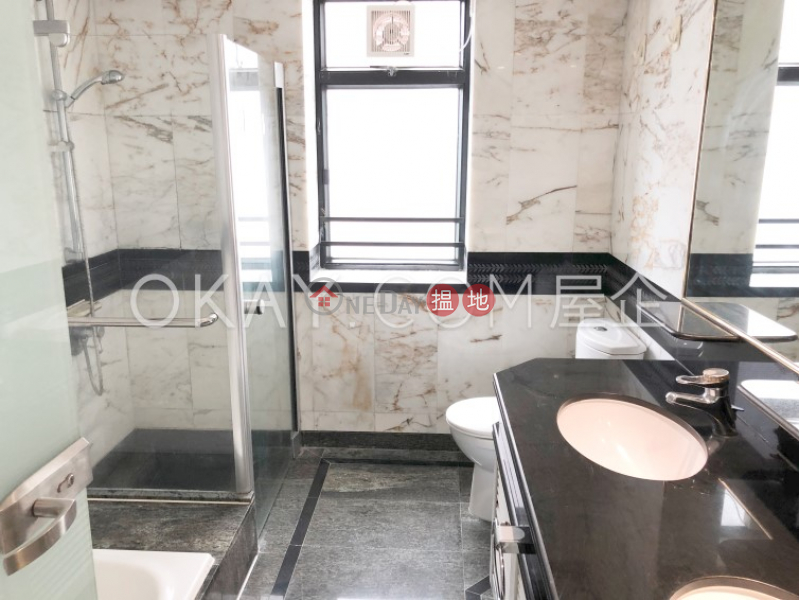 HK$ 83,000/ month, Dynasty Court, Central District Gorgeous 3 bedroom with balcony & parking | Rental
