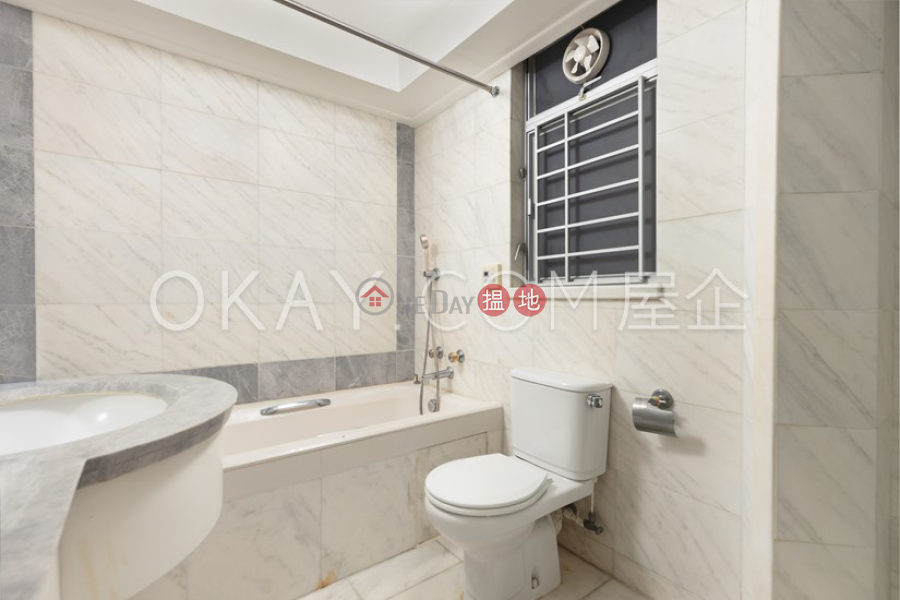 Popular 3 bedroom in Kowloon Station | For Sale | The Waterfront Phase 2 Tower 7 漾日居2期7座 Sales Listings