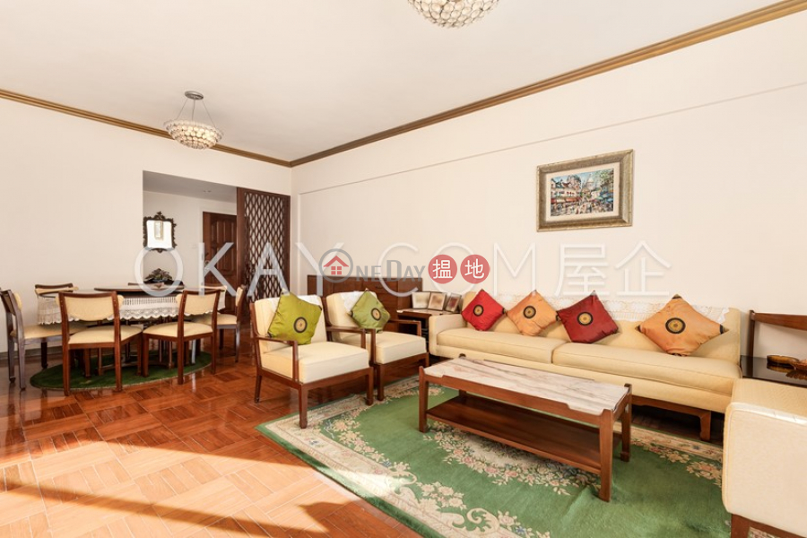 Beautiful 3 bedroom with balcony & parking | For Sale | Evergreen Court 翠苑 Sales Listings