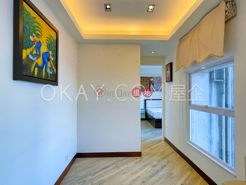 HK$ 18M, Woodland Court, Western District Gorgeous 1 bedroom on high floor with rooftop | For Sale