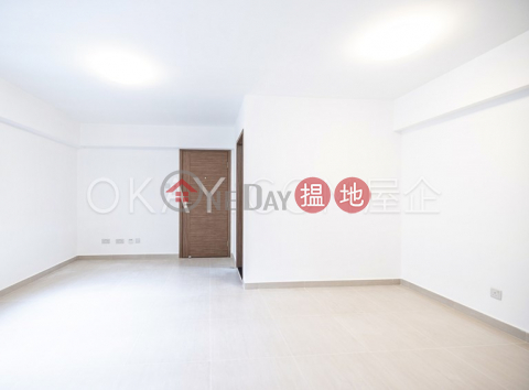 Lovely 3 bedroom in Sheung Wan | Rental, Lascar Court 麗雅苑 | Western District (OKAY-R63725)_0