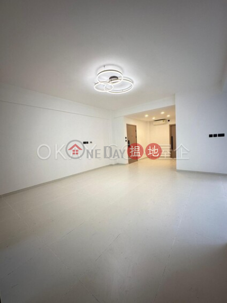 Rare 3 bedroom with parking | For Sale, La Salle Building 喇沙樓 Sales Listings | Kowloon Tong (OKAY-S361498)