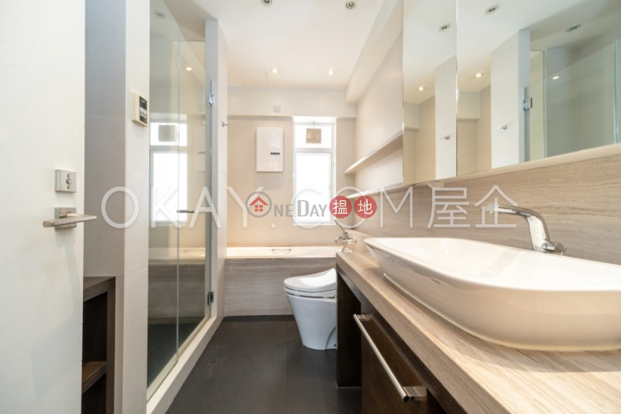 Gorgeous 3 bedroom with balcony | Rental, Olympian Mansion 李園 Rental Listings | Western District (OKAY-R61719)
