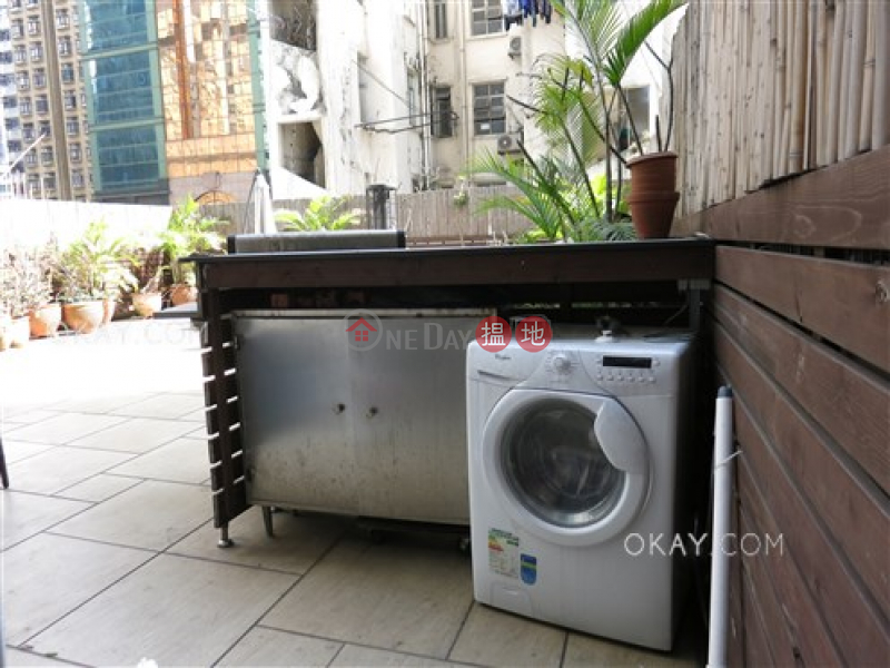 HK$ 8.9M Fung Shing Building, Western District, Intimate studio with terrace | For Sale