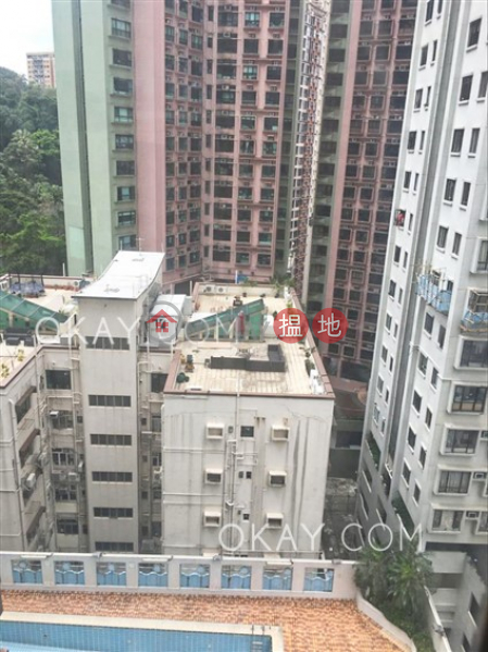 HK$ 33,000/ month | Valiant Park | Western District | Nicely kept 2 bedroom with parking | Rental