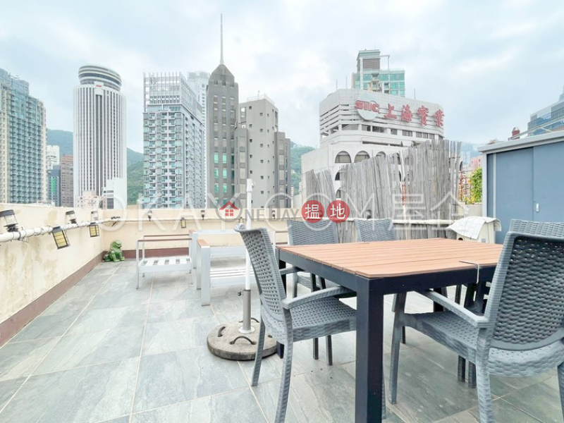 Charming 1 bedroom on high floor with rooftop | For Sale | Hay Wah Building BlockA 熙華大廈 A座 Sales Listings
