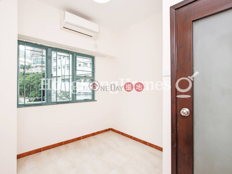 3 Bedroom Family Unit for Rent at Golden Castle Mansion 5-13 Fortress Hill Road | Eastern District, Hong Kong Rental HK$ 30,000/ month