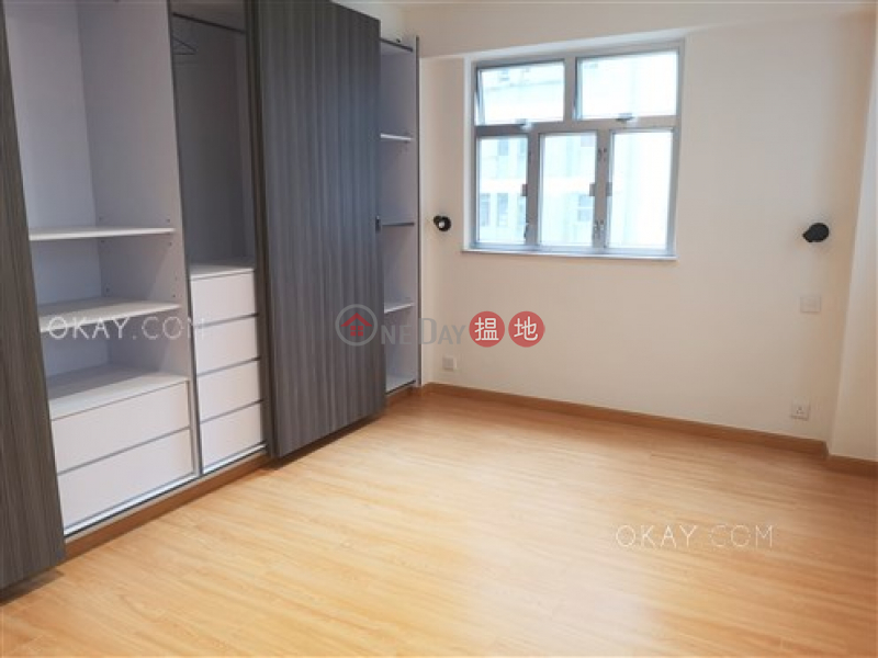 Charming 1 bedroom in Sheung Wan | For Sale | Wing Shun Building 永順大廈 Sales Listings