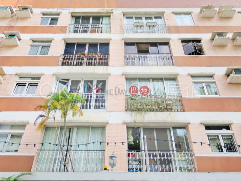HK$ 8.88M, Regent Court | Wan Chai District | Tasteful 3 bedroom with parking | For Sale