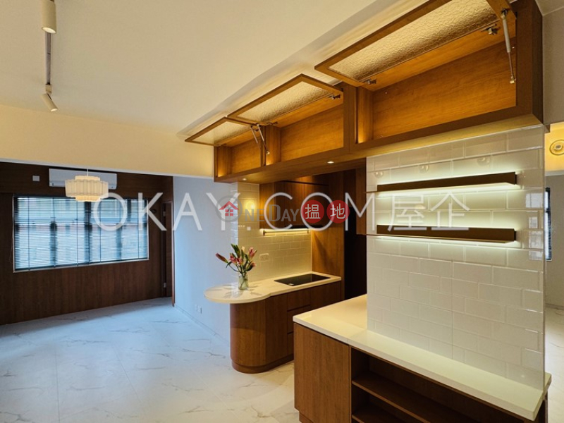 Stylish 2 bedroom in Mid-levels West | Rental | Kam Kin Mansion 金堅大廈 Rental Listings