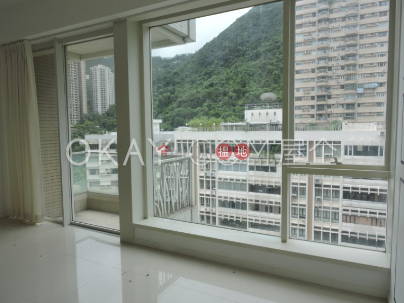 Charming 3 bedroom on high floor with balcony | Rental | 18 Conduit Road 干德道18號 Rental Listings