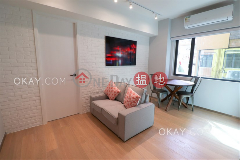 Intimate 1 bedroom in Sai Ying Pun | Rental | Western House 西都大廈 _0