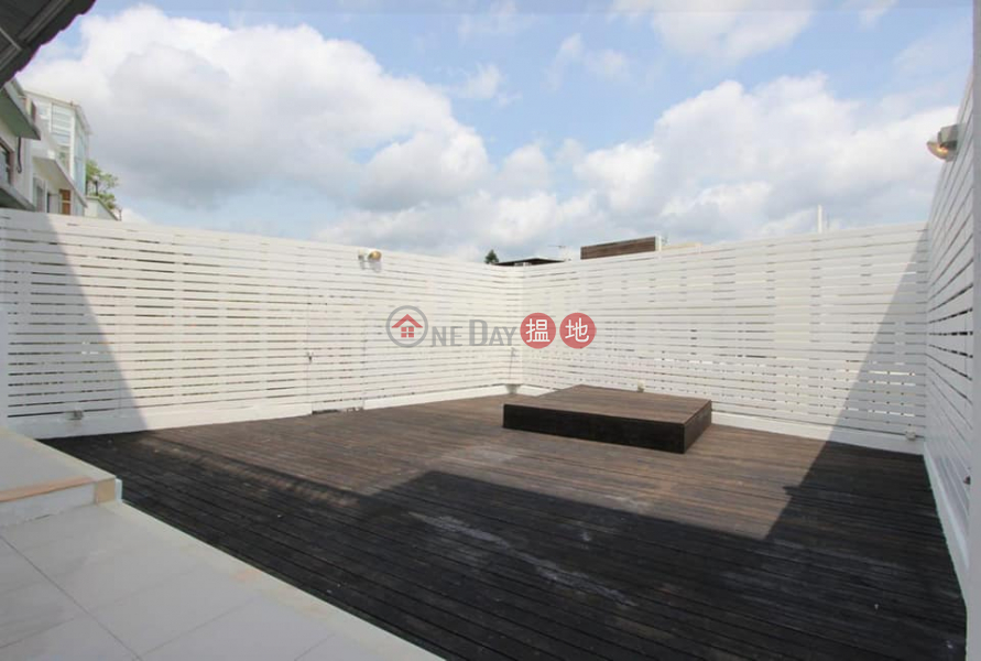 Property Search Hong Kong | OneDay | Residential, Rental Listings | Silverstrand Seaview Villa + 2 Covered CP