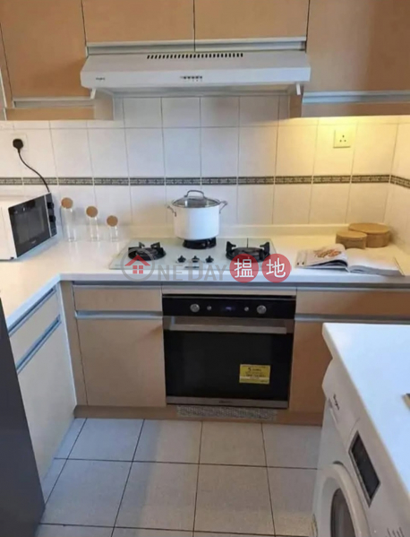 HK$ 35,500/ month Hillsborough Court | Central District HILLSBOROUGH COURT 2 BED 1 BATH 1 CP