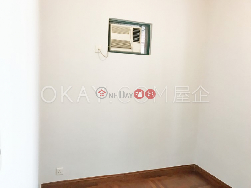 Nicely kept 2 bedroom in Mid-levels Central | For Sale | Hillsborough Court 曉峰閣 Sales Listings