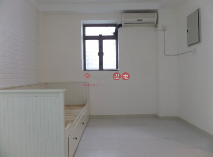 Lucky Court, Block A, Middle Residential Rental Listings, HK$ 12,000/ month