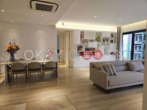 Exquisite 3 bedroom with balcony & parking | For Sale | Regal Crest 薈萃苑 _0