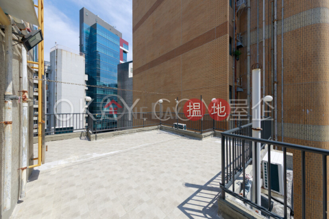 Practical 2 bedroom on high floor with rooftop | For Sale | Shun Loong Mansion (Building) 順隆大廈 _0