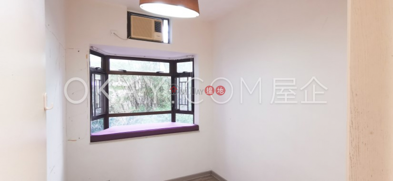 HK$ 25,000/ month, Suncliffe Place Eastern District, Nicely kept 3 bedroom with parking | Rental