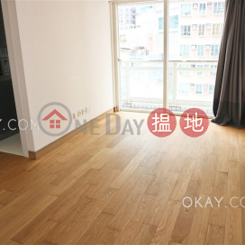 Charming 2 bedroom with balcony | For Sale | Centrestage 聚賢居 _0