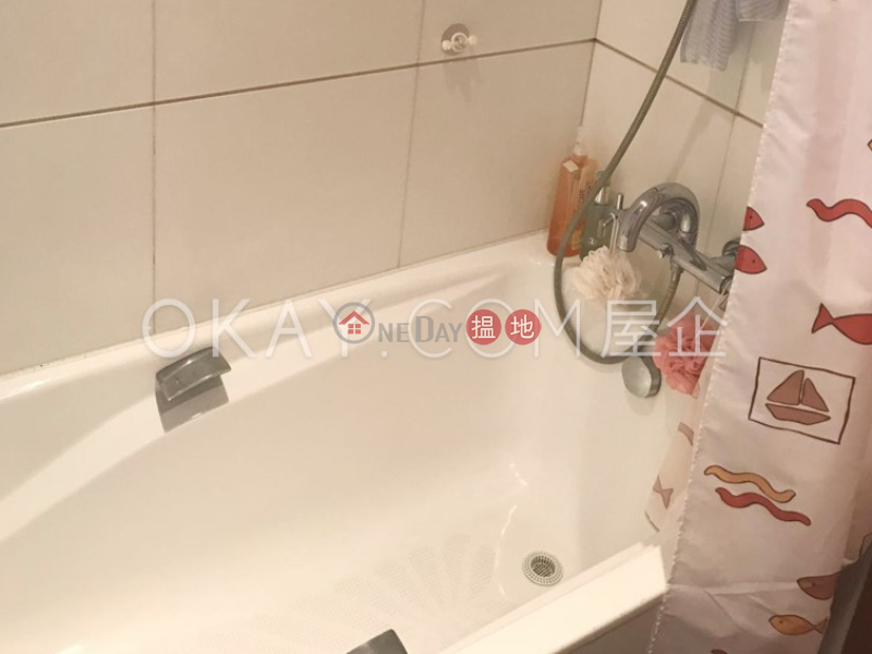 HK$ 46,000/ 月君臨天下3座-油尖旺2房2廁,星級會所《君臨天下3座出租單位》