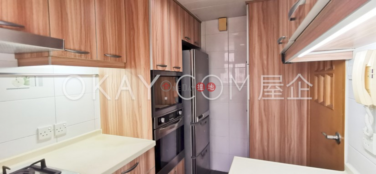 Efficient 3 bed on high floor with balcony & parking | For Sale | Block B Dragon Court 金龍大廈 B座 Sales Listings