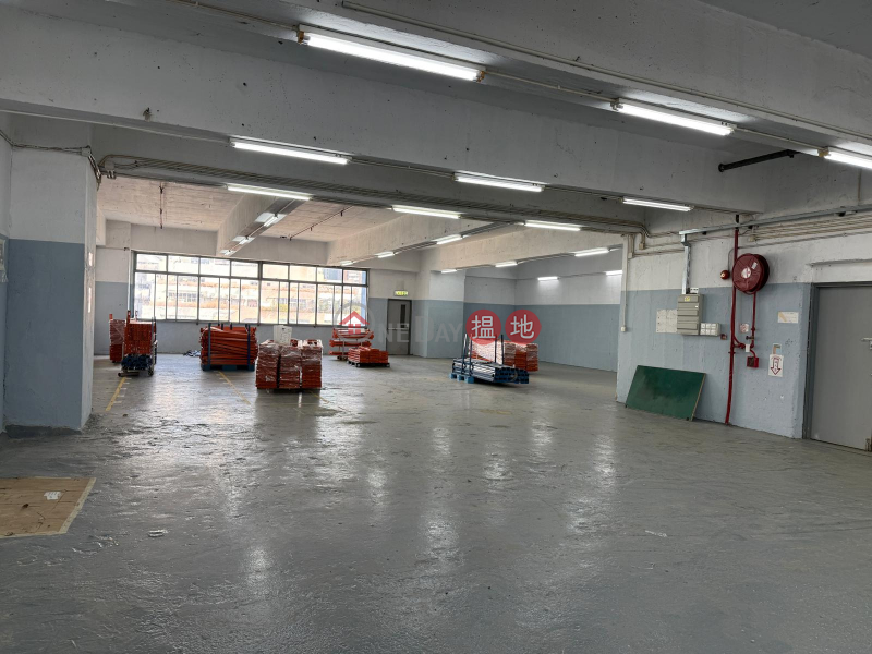 High-rise buildings with large electrical outlets and large windows 116-122 Kwok Shui Road | Kwai Tsing District | Hong Kong | Rental, HK$ 82,000/ month