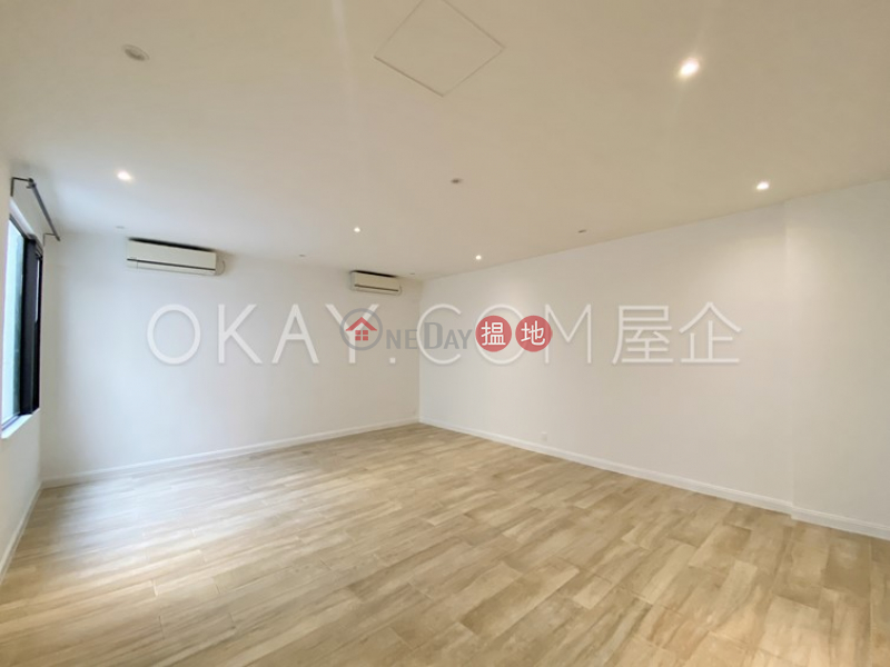 HK$ 108,000/ month | Bisney Gardens, Western District | Lovely house with rooftop, terrace | Rental