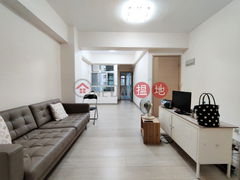 **Newly Renovated**High Efficiency with Good Floor Plan**a few mins walk to Sheung Wan MTR station** | 370-372 Queen's Road Central 皇后大道中 370-372 號 _0