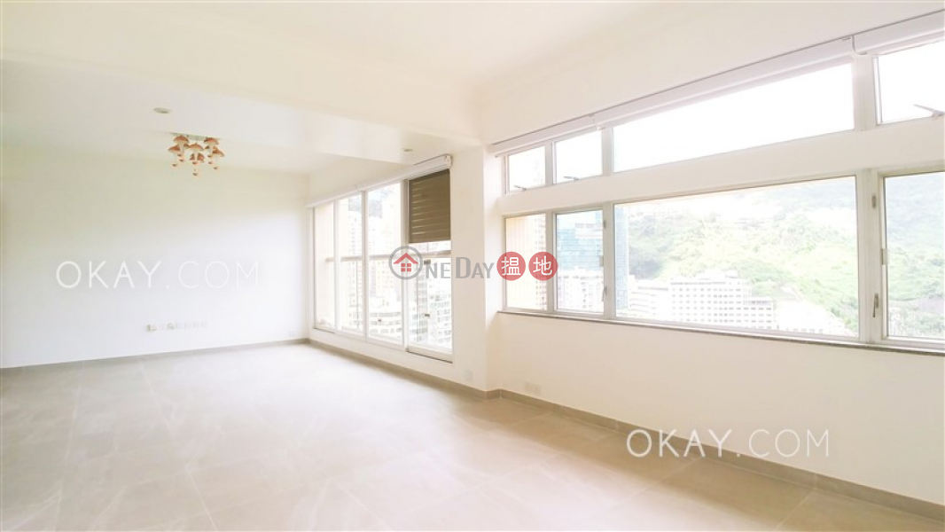 Property Search Hong Kong | OneDay | Residential | Rental Listings | Nicely kept 2 bed on high floor with racecourse views | Rental