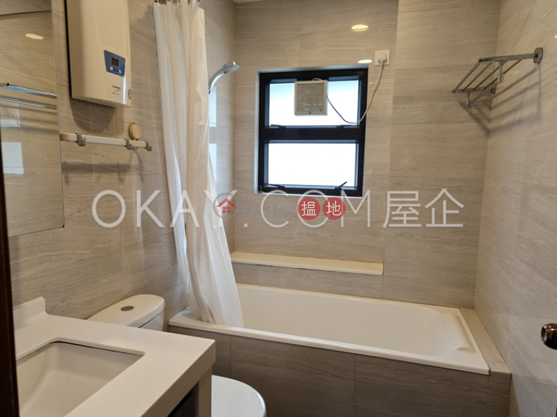 HK$ 42,000/ month Laurna Villa | Sha Tin | Popular 3 bedroom on high floor with balcony & parking | Rental