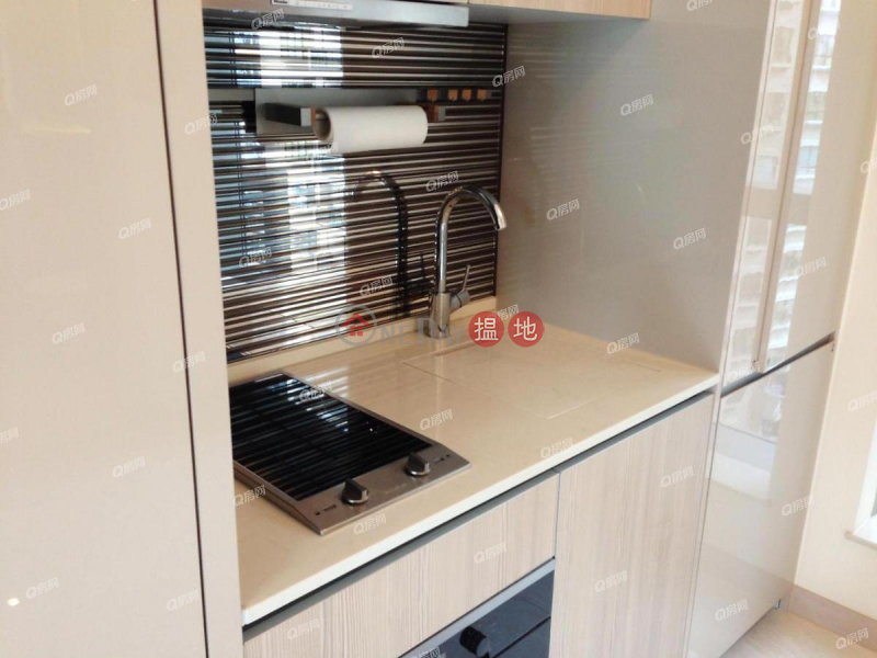 HK$ 27,000/ month King\'s Hill Western District King\'s Hill | 1 bedroom Mid Floor Flat for Rent